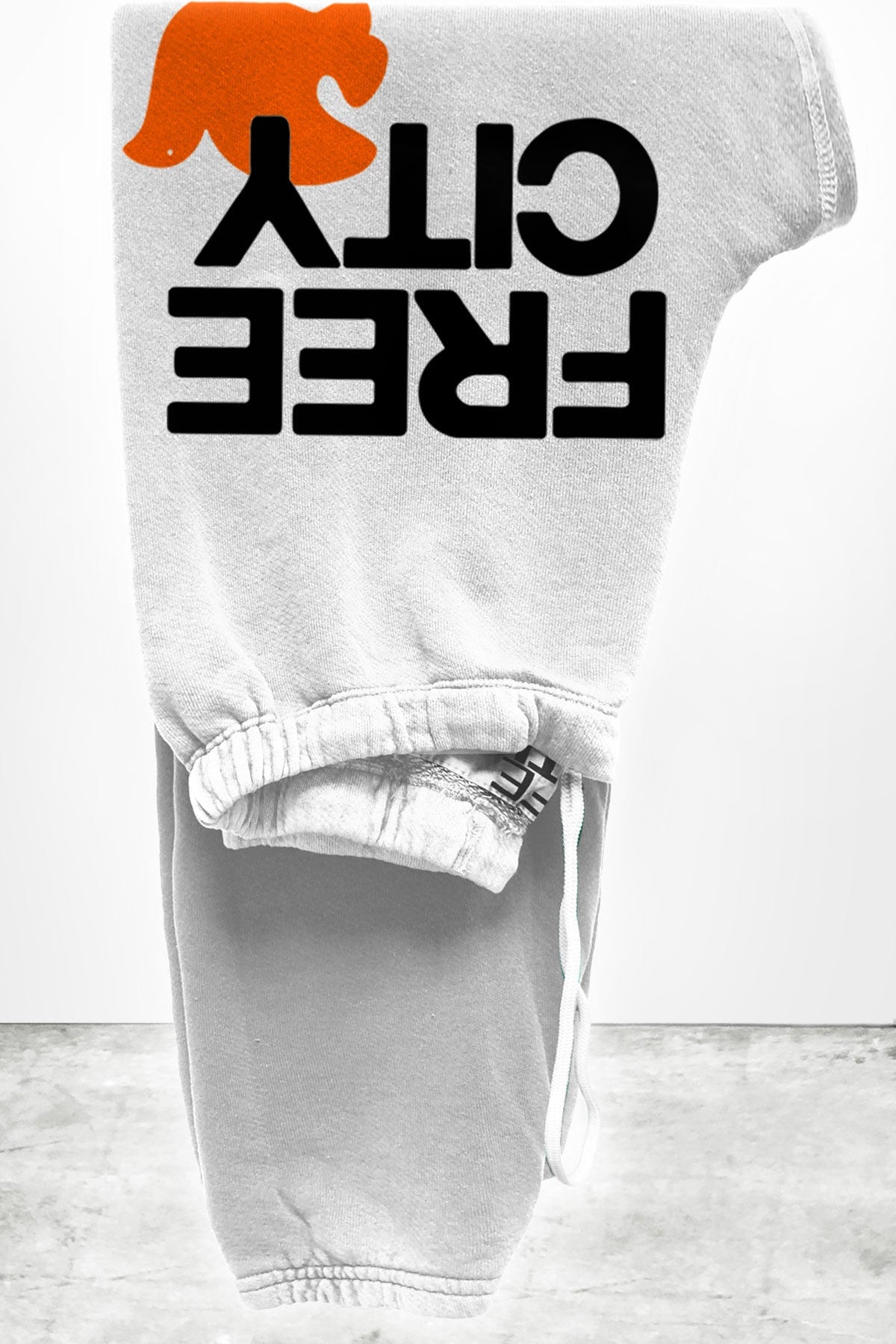 Large Sweatpant - Freecity