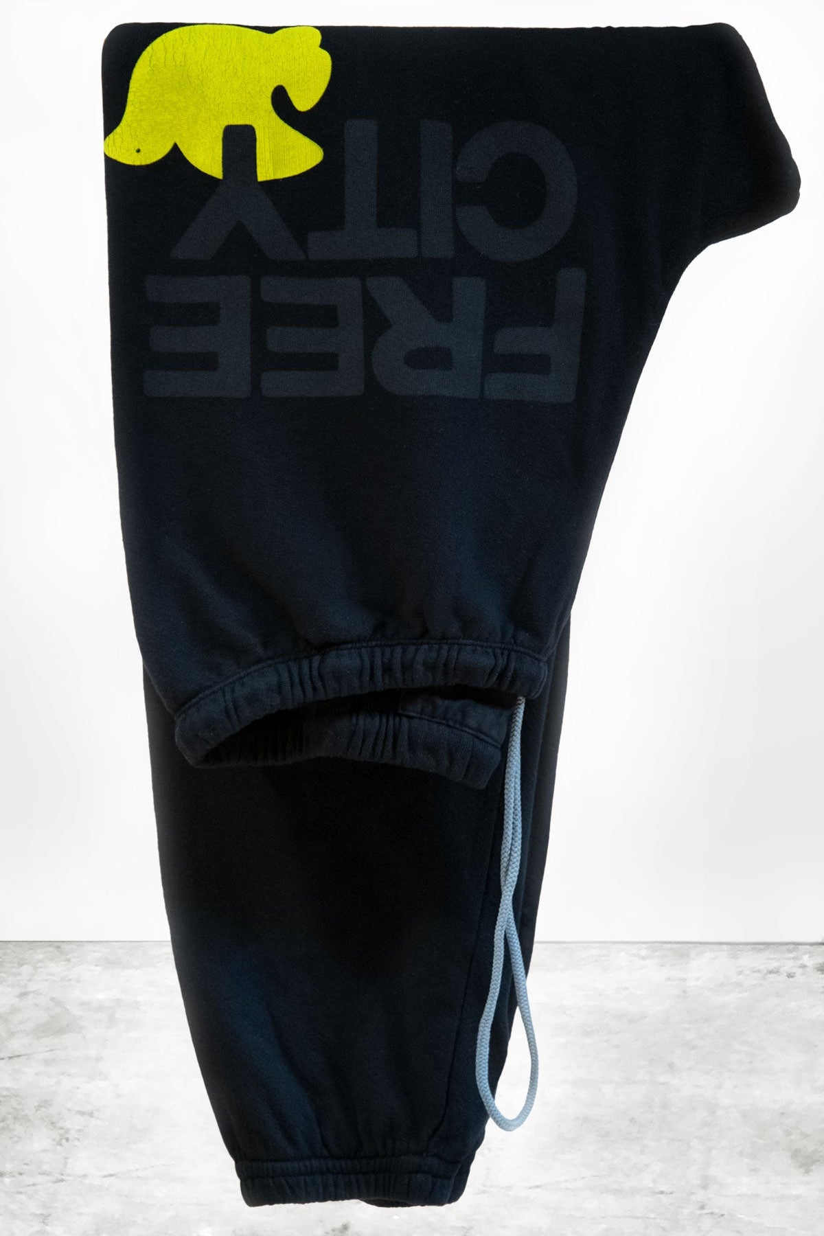 Large Sweatpant - Freecity