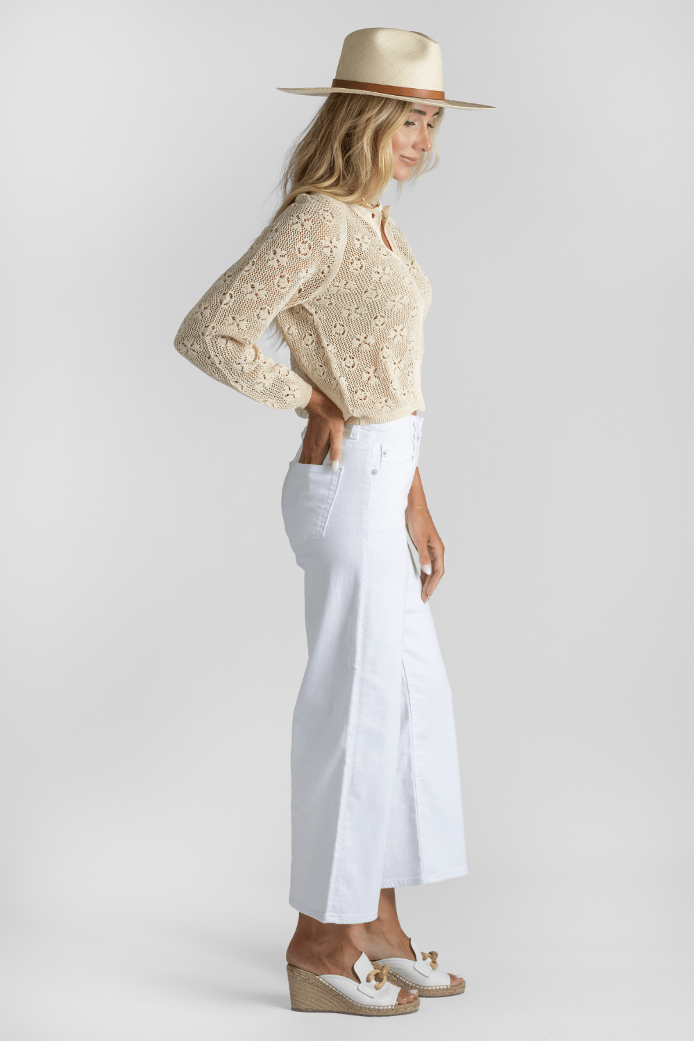 Saige Wide - Leg Crop White Jean - AG