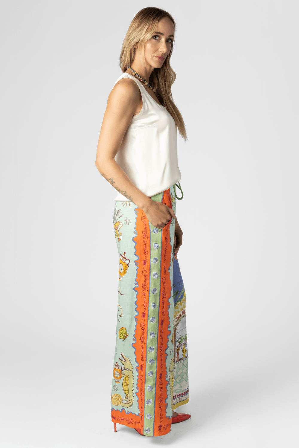 Scoop Neck Sleeveless Top - Lisa Yang