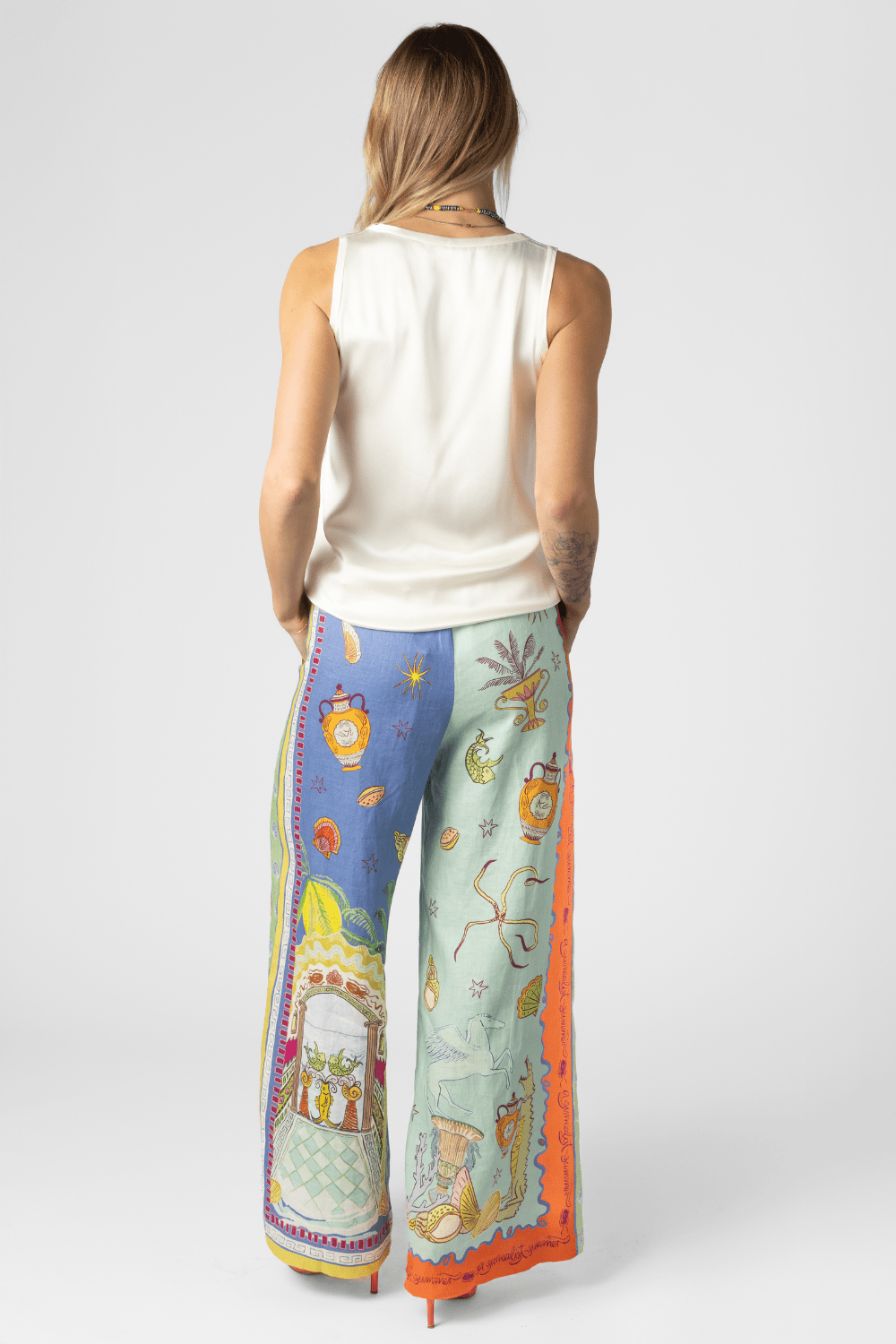 Scoop Neck Sleeveless Top - Lisa Yang