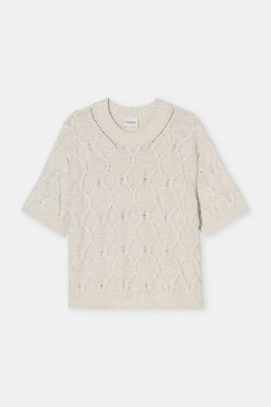 Short - Sleeved Sweater - Closed