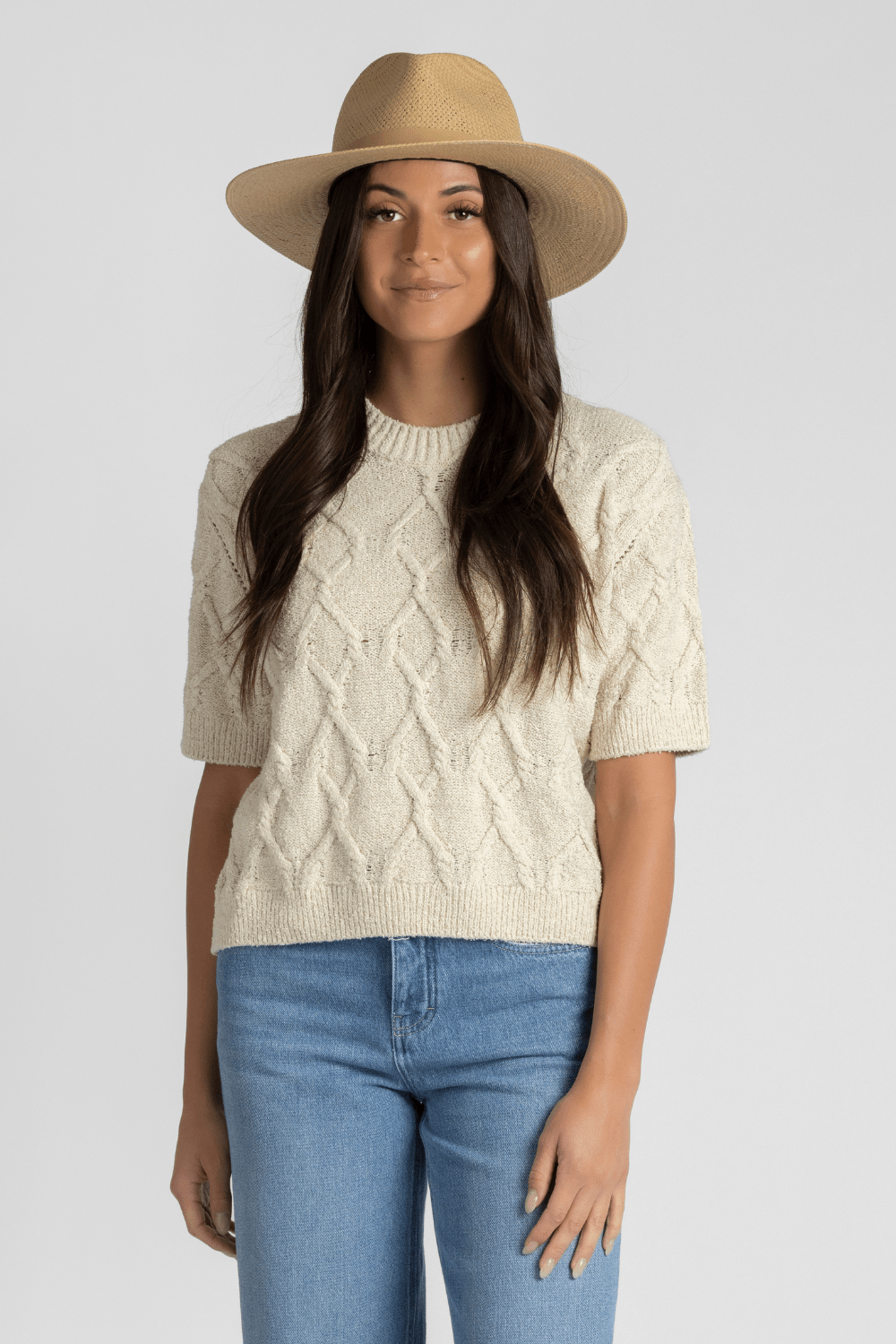 Short - Sleeved Sweater - Closed