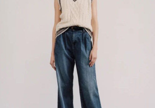 How to Rock Nili Lotan Pants: A Guide to the Best Styles and Fits for Every Occasion - The Posh Peacock