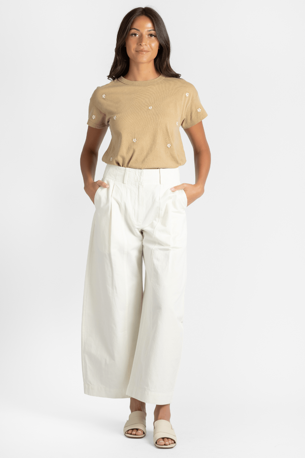 Daisy Tee + Clove Linen Pant