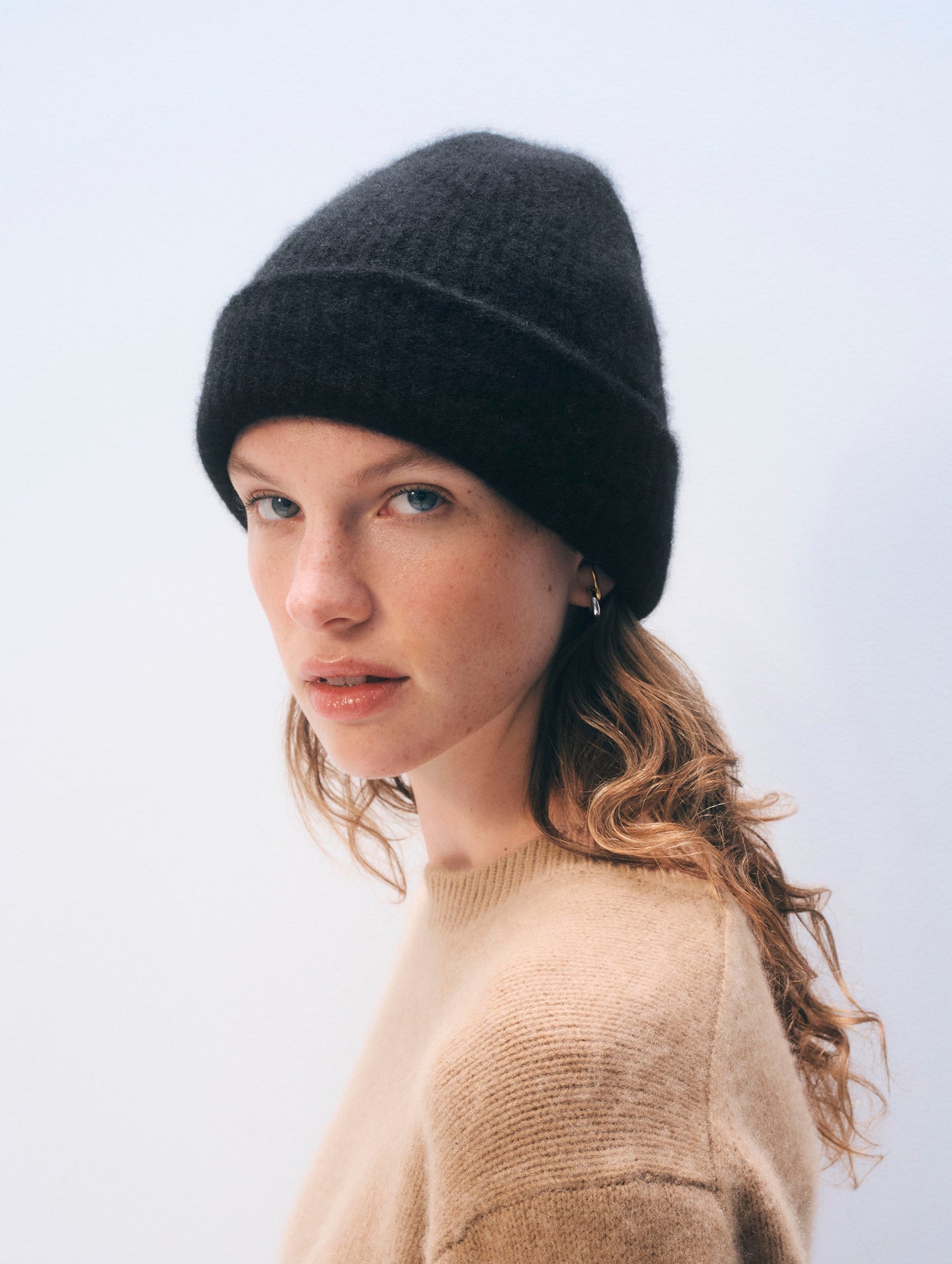 Cashmere Ribbed Beanie - White + Warren