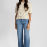 Short - Sleeved Sweater - Closed