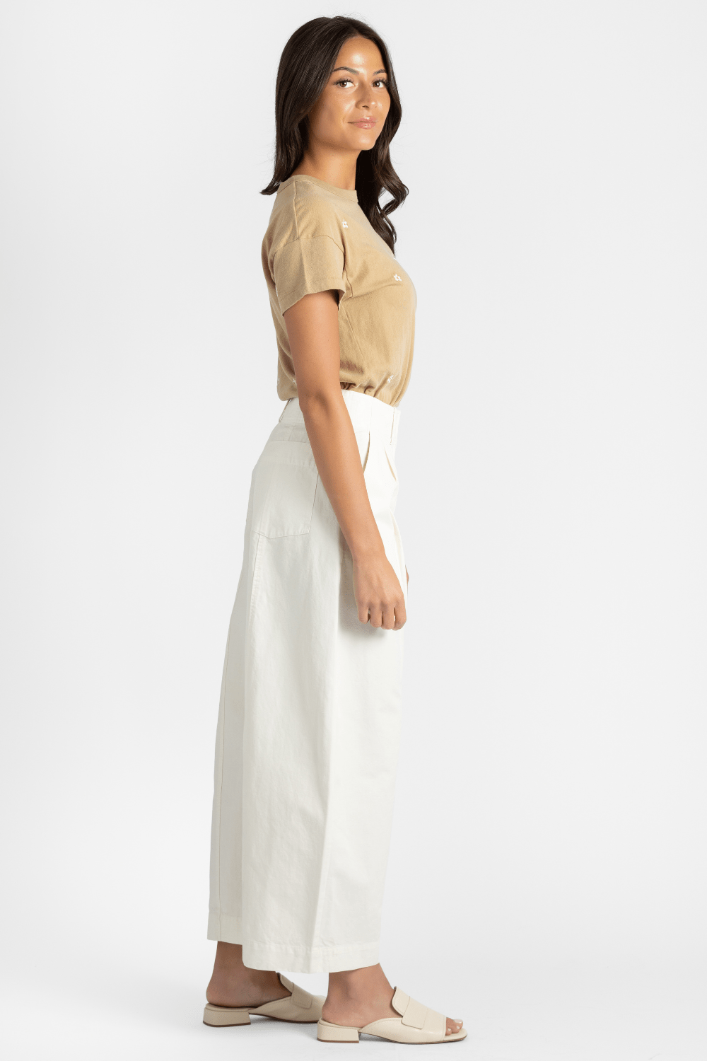 The Boxy Crew w/Daisy Embroidery - The Great